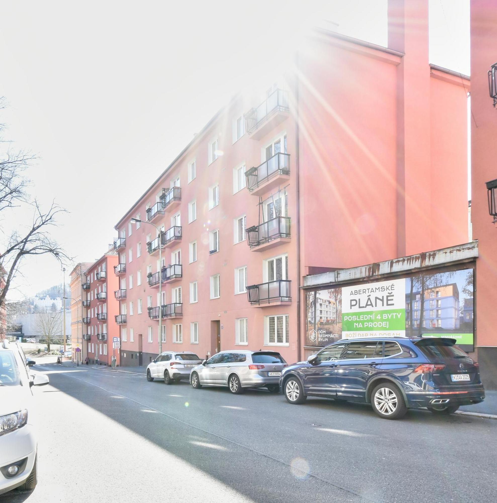 Karlsbad Central Point Экстерьер фото